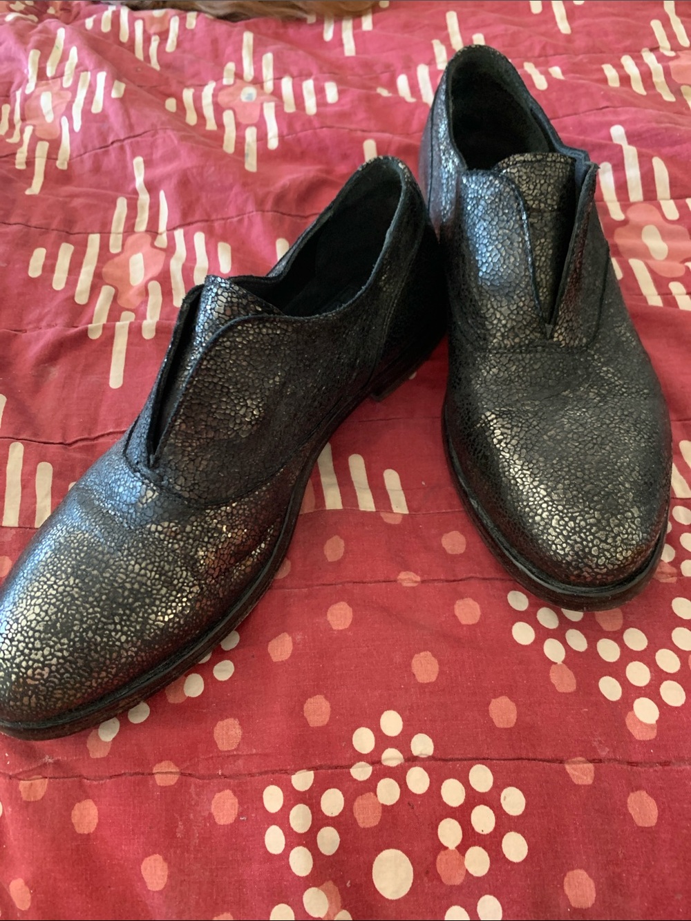 Women’s Metallic  Black Slip-On  Shoes. Made in Italia so they must be good!